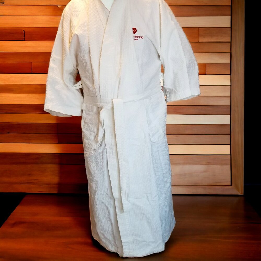 White Unisex Bath Robe Honeycomb/Waffle Weave Wind Creek Bethlehem Casino Resort